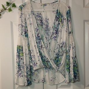 🌿Absolutely Gorgeous Must Have Top🌱